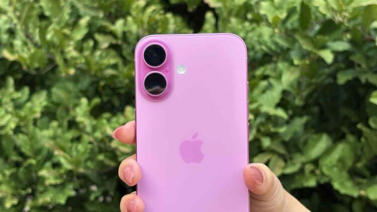 iPhone 17 સિરીઝ કેટલાક મોટા ડિસ્પ્લે અપગ્રેડ સાથે આવવા માટે સૂચવવામાં આવી છે