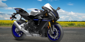 યામાહા YZF-R1 અને R1M: આકર્ષક ડિઝાઇન અને કટીંગ-એજ ફીચર્સ સાથે રો પાવર અનલીશિંગ!