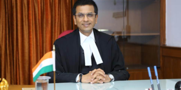 CJI DY ચંદ્રચુડનો સીમાચિહ્નરૂપ નિર્ણયઃ લેડી જસ્ટિસના સ્ટેચ્યુ પરથી આંખ પર પટ્ટી હટાવી દેવામાં આવી