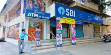 SBI દિવાળી ગિફ્ટ ઑફર કરે છે: MCLRમાં 25 બેસિસ પોઈન્ટ્સનો ઘટાડો, ઋણ લેનારાઓ માટે હોમ અને રિટેલ લોન સસ્તી બનાવે છે - હવે વાંચો