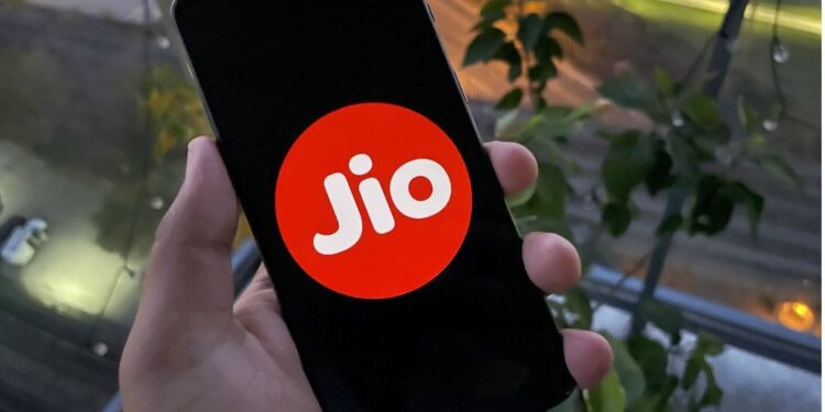 એકંદરે બેઝ ઘટવા છતાં પણ Jio સક્રિય વપરાશકર્તાઓ ઉમેરે છે