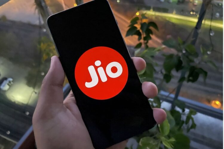 એકંદરે બેઝ ઘટવા છતાં પણ Jio સક્રિય વપરાશકર્તાઓ ઉમેરે છે