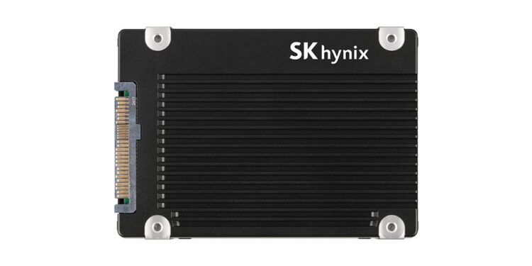 SK Hynix 2025માં 122TB SSD લૉન્ચ કરશે અને 244TB SSD કદાચ 2026માં લૉન્ચ કરવાની યોજના ધરાવે છે; હમણાં માટે, તમારી ભૂખ મટાડવા માટે અહીં એક 61TB SSD છે