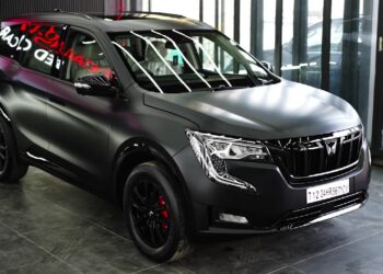 Mahindra XUV700 મેટ બ્લેક PPF ઓઝ પ્રીમિયમ વાઇબ્સ સાથે