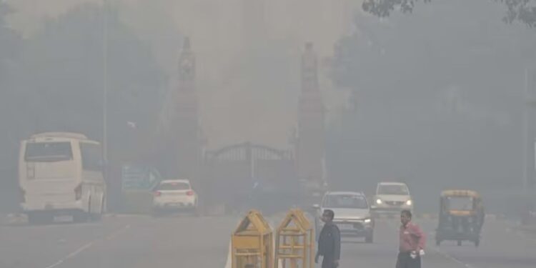 "દિલ્હી કા AQI હુઆ 500 પાર, યમુના મેં હૈ પ્રદૂષણ કી બહાર, આભાર કેજરીવાલ સરકાર": ભાજપ