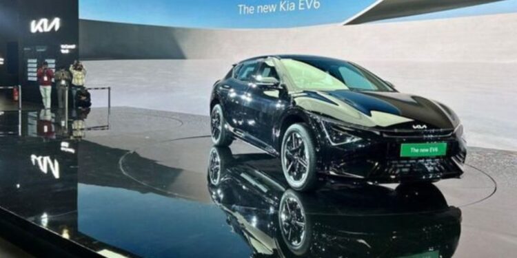 Kia EV6 ફેસલિફ્ટ ભારત મોબિલિટી ગ્લોબલ એક્સ્પો 2025માં પ્રદર્શિત; લક્ષણો તપાસો