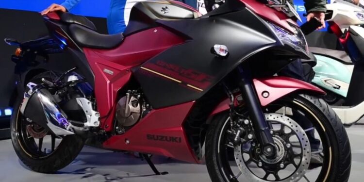 Suzuki Gixxer SF 250 Flex Fuel ભારતમાં રૂ. 2.16 લાખમાં લોન્ચ કરવામાં આવ્યું છે