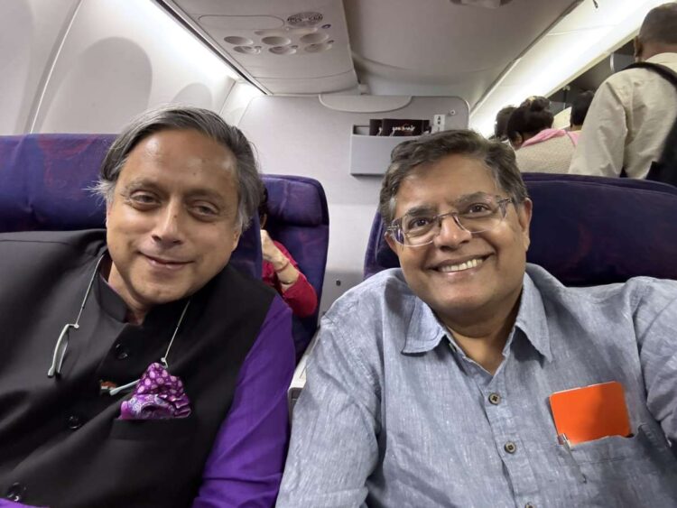 બીજો સેલ્ફી, બીજો તોફાન? શશી થરૂરનો 'સમાન દિશા' ફોટો ભાજપના જય પાંડા સાથે ફરી બઝ સ્પાર્ક્સ કરે છે