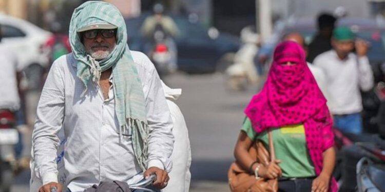 આઇએમડી ઉપર સામાન્ય તાપમાનની આગાહી કરે છે, મેમાં ભારતના મોટાભાગના ભાગોમાં વધુ હીટવેવ દિવસો