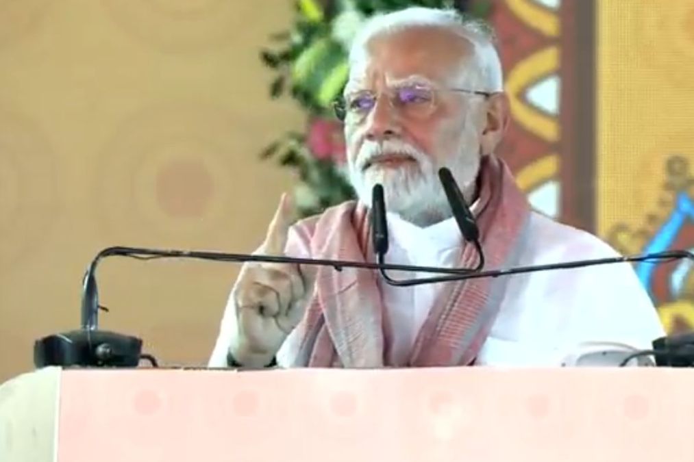 'જો અપ્ને હથિયારોન પે ગામંદ કાર્ટે ...' પીએમ મોદી પડોશીઓ તકનીકી ક્ષમતાઓ પર પોટશોટ લે છે