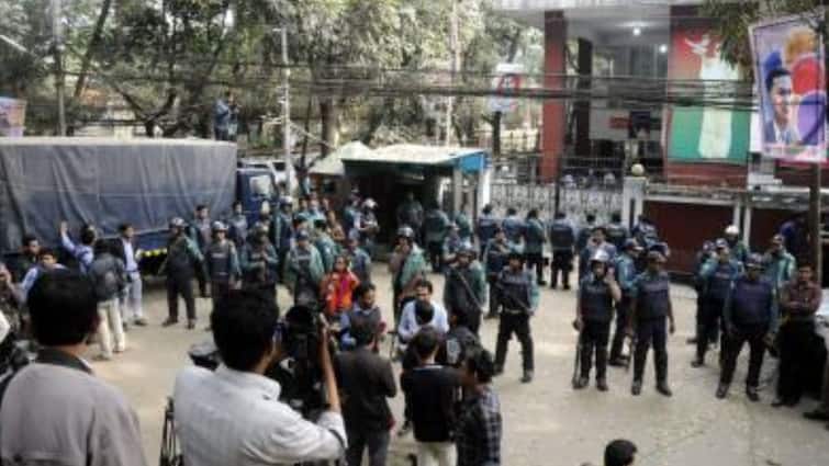 બાંગ્લાદેશ: Dhaka ાકાના ઘણા વિસ્તારોમાં આર્મીએ જાહેર મેળાવડા પર અનિશ્ચિત પ્રતિબંધ લાદ્યો