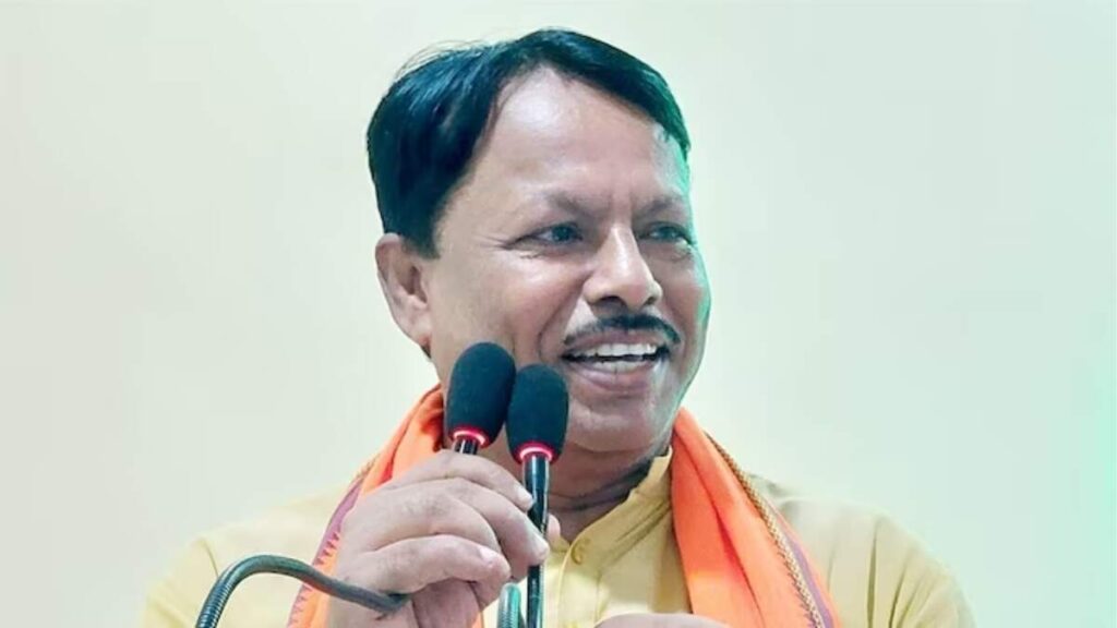 ભાજપના નેતા અમર કિશોર કશ્યપનો વાયરલ વીડિયો: ભાજપના જિલ્લા રાષ્ટ્રપતિ સાથે જોવાયેલી મહિલાએ પોતાનું મૌન તોડ્યું, અહીં વાંચ્યું