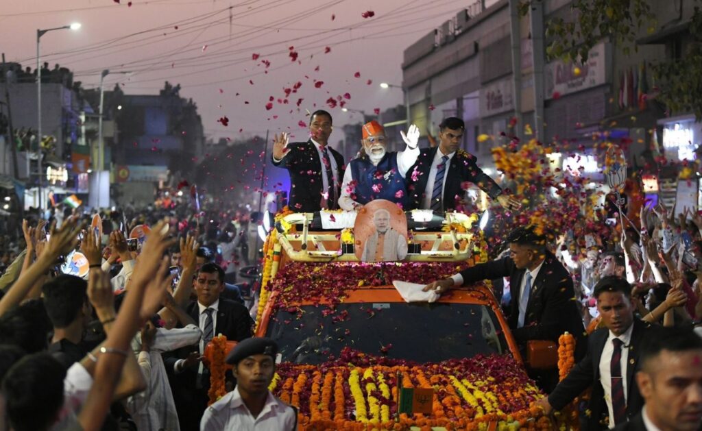 વડોદરા પીએમ મોદીની મુલાકાત માટે ગિયર્સ અપ; 20,000 થી વધુ મહિલાઓ સંક્ષિપ્તમાં રોડ શોમાં જોડાવા માટે - દેશગુજરાત