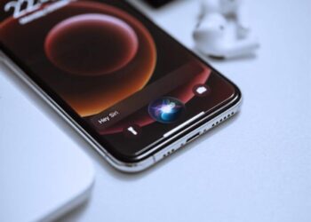 Apple પલ શા માટે સીરી રેકોર્ડિંગ વપરાશકર્તાઓ માટે સંમતિ વિના million 95 મિલિયન ચૂકવે છે: Apple પલની સિરી ગોપનીયતા મુકદ્દમા સમાધાન સમજાવ્યું અને આઇફોન વપરાશકર્તાઓ માટે તેનો અર્થ શું છે