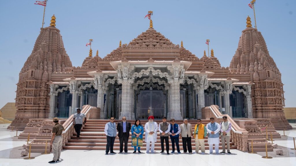 Operation પરેશન સિંદૂર ગ્લોબલ આઉટરીચ: All લ-પાર્ટી ડેલિગેશન અબુધાબીમાં હિન્દુ મંદિરની મુલાકાત લે છે