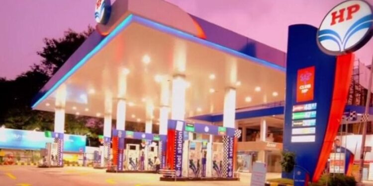 એચપીસીએલ ક્યૂ 4 એફવાય 25 પરિણામો: મહેસૂલ ફ્લેટ ક્યુક્યુ 1,17,774 કરોડ રૂપિયા, ચોખ્ખો નફો 10.98% ક્યુક્યુ