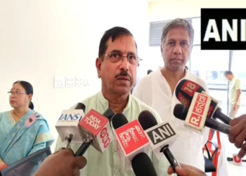 કર્ણાટક સમાચાર: ઉમેદવારએ NEET પરીક્ષા દરમિયાન જેનુને દૂર કરવાનું કહ્યું, કેન્દ્રીય પ્રધાન પ્રલહદ જોશી પ્રતિક્રિયા આપે છે, સીએમ તરીકે કાર્ય કરવા માટે