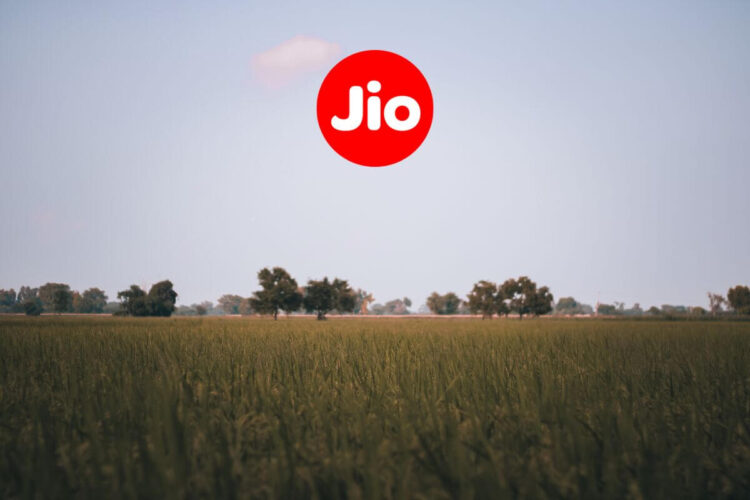જિઓ ગ્રામીણ ભારતમાં ઓછી આવક ધરાવતા જૂથોને લક્ષ્યાંકિત કસ્ટમાઇઝ્ડ એરફાઇબર યોજનાઓ પ્રદાન કરે છે