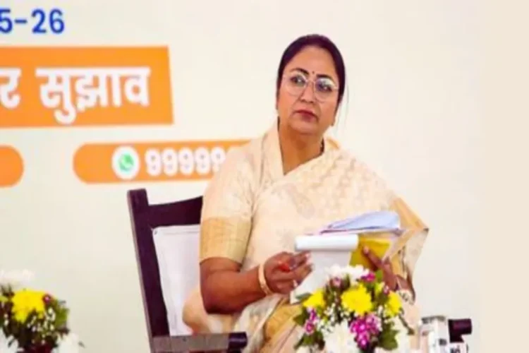 દિલ્હી સીએમ રેખા ગુપ્તાની ઉનાળાની રાહત ચાલ: શહેરભરના કામદારો માટે 3000 વોટર કૂલર સ્થાપિત કરવા