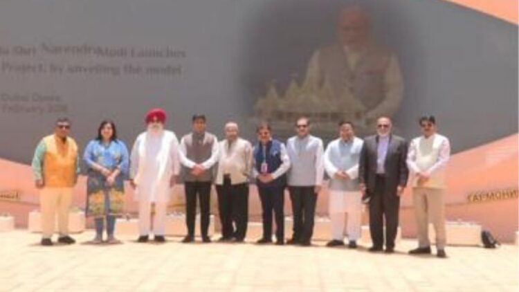 “દિવ્ય દર્શન…”: શ્રીકાંત શિંદેની આગેવાની હેઠળના ઓલ-પાર્ટી પ્રતિનિધિ અબુ ધાબીમાં બાપસ મંદિરની મુલાકાત લીધી