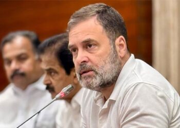 "દેશ ભયથી નહીં, પણ સત્યથી ચાલશે": ગુજરાત સમચરના સહ-સ્થાપક બહુબલી શાહની અટકાયત પર રાહુલ ગાંધી
