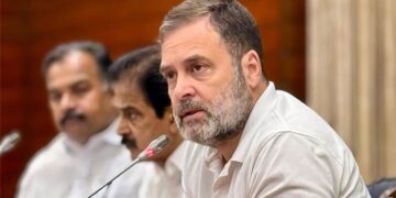 "દેશ ભયથી નહીં, પણ સત્યથી ચાલશે": ગુજરાત સમચરના સહ-સ્થાપક બહુબલી શાહની અટકાયત પર રાહુલ ગાંધી