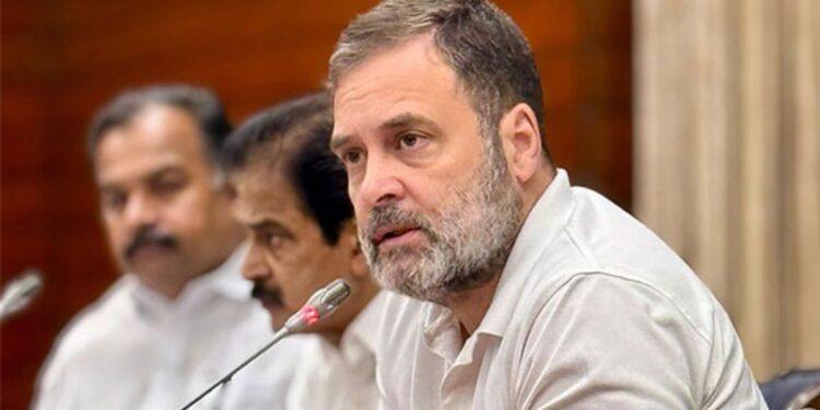 "દેશ ભયથી નહીં, પણ સત્યથી ચાલશે": ગુજરાત સમચરના સહ-સ્થાપક બહુબલી શાહની અટકાયત પર રાહુલ ગાંધી