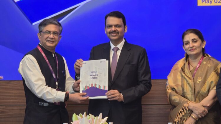 નિફ્ટી વેવ્સ ઇન્ડેક્સ 2025 માં મહારાષ્ટ્રના માનનીય મુખ્ય પ્રધાન શ્રી દેવેન્દ્ર ફડનાવીસ દ્વારા શરૂ કરાઈ