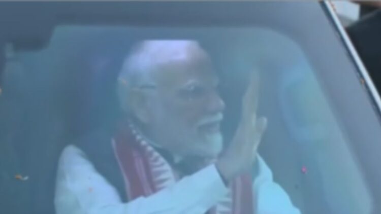 પીએમ મોદી પટનામાં રોડશો ધરાવે છે