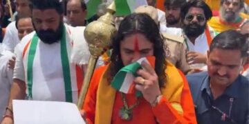બાલમુકુંદ આચાર્ય વાયરલ વિડિઓ: અપમાન? ભાજપના ધારાસભ્યએ ટ્રાઇકર સાથે પરસેવો લૂછતો જોયો, વિડિઓ વાયરલ થાય છે