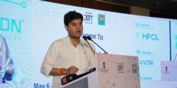 ભારત સરકાર દરેક ગામને બ્રોડબેન્ડથી જોડવા માટે 4 અબજ ડોલરના રોકાણની યોજના ધરાવે છે