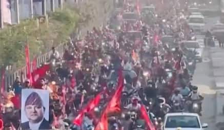 'યુદ્ધમાં કોઈ જીતશે નહીં': નેપાળ રાઇટ્સ ગ્રૂપ ભારતીય, પાકિસ્તાની દૂતાવાસોની બહાર વિરોધ કરે છે