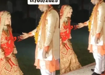 વાયરલ વિડિઓ: શરમજનક! પુરૂષો જૈમાલા સ્ટેજ પર કન્યાને પોતાનો હાથ આપે છે, તે તેનું આ રીતે અપમાન કરે છે, નેટીઝન્સને ઘૃણાસ્પદ છે