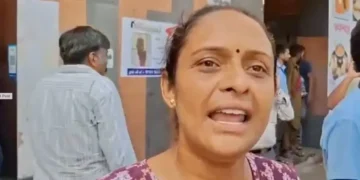 અમદાવાદ પ્લેન ક્રેશ: 'સિવિલ હોસ્પિટલ મેઇન એન્ટ્રી નહી મિલા' પીડિતના ભાઈની ભાવનાત્મક અરજ, લોકો પ્રિયજનોની તપાસ માટે સંકેત આપે છે