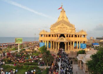 આઇઆરસીટીસીએ ભારત ગૌરવ ટ્રેન - દેશગુજરાત દ્વારા સોમનાથ સહિત 7 જ્યોત્લિંગ યાત્રા માટે રેલ ટૂર પેકેજની ઘોષણા કરી