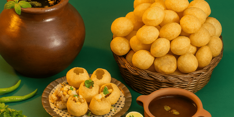 કોલકાતાના સ્વાદ: 7 અનિવાર્ય નાસ્તાની વાનગીઓ તમારે પ્રયાસ કરવો જ જોઇએ