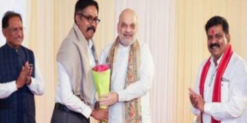 દિલ્હી: અમિત શાહ છત્તીસગ in માં સફળ એન્ટિ-નક્સલ ઓપીએસ પાછળ અધિકારીઓને મળે છે, તેમને historic તિહાસિક સફળતા માટે અભિનંદન આપે છે