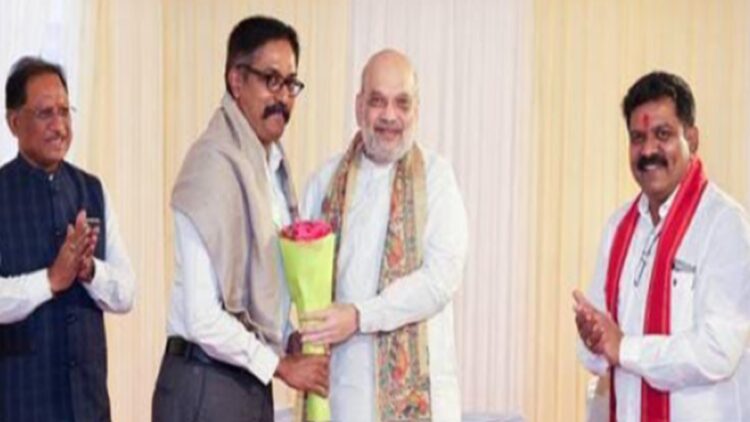 દિલ્હી: અમિત શાહ છત્તીસગ in માં સફળ એન્ટિ-નક્સલ ઓપીએસ પાછળ અધિકારીઓને મળે છે, તેમને historic તિહાસિક સફળતા માટે અભિનંદન આપે છે