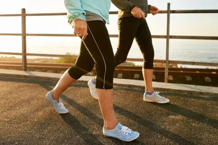 પગલું સ્માર્ટ, સખત નહીં! જાપાની વ walking કિંગ તકનીક કે જે દૈનિક તંદુરસ્તીને ફરીથી વ્યાખ્યાયિત કરે છે, લાભો તપાસો