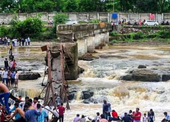 પુણે બ્રિજ પતન: મૃતકના પરિવારો માટે 5 લાખ સહાયની જાહેરાત, જિલ્લા કલેક્ટર કહે છે