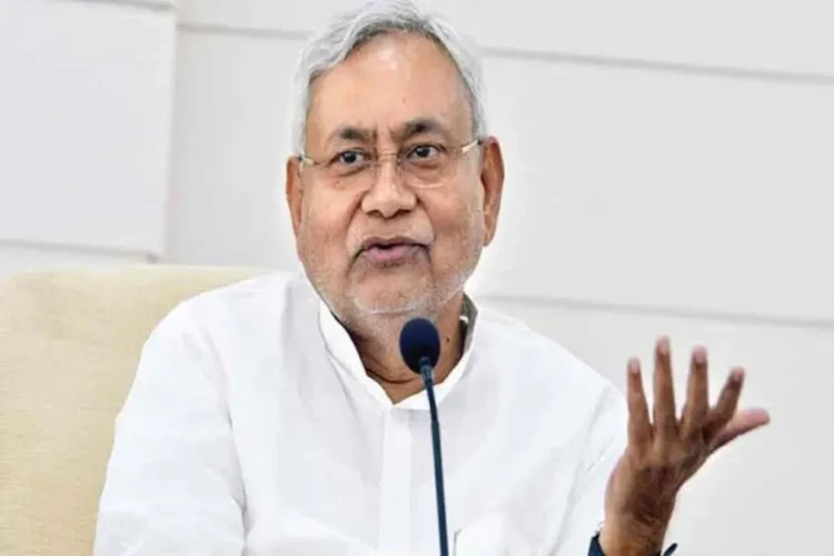 બિહારની ચૂંટણી 2025 ની આગળ, મુખ્યમંત્રી નીતીશ કુમાર ફેસ્ટિવલ ટ્રાવેલ રશને સરળ બનાવવા માટે 299 આંતર-રાજ્ય બસોને મંજૂરી આપે છે