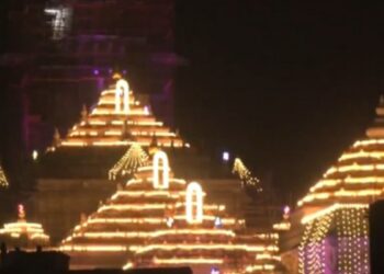 રામ દરબર પ્રણ્ય પ્રિતિશની આગળ રામ જનમભુમી મંદિર પ્રગટાવવામાં આવ્યું