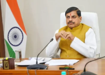 લાડલી બેહના યોજના: સીએમ મોહન યાદવ જબલપુરમાં લાભાર્થીઓને યોજના ભંડોળ સ્થાનાંતરિત કરે છે