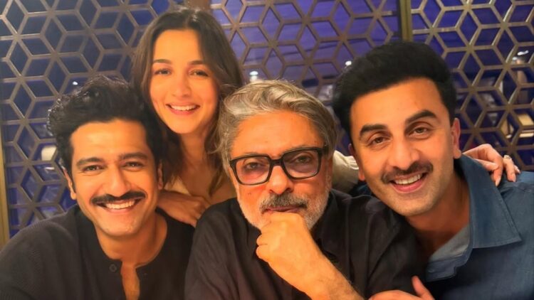 વિકી કૌશલ લવ અને વોર ડિરેક્ટર 'ચાઇલ્ડ લાઇક' કહે છે; આલિયા અને રણબીર સાથે ફરીથી કામ કરવા વિશે ખુલે છે