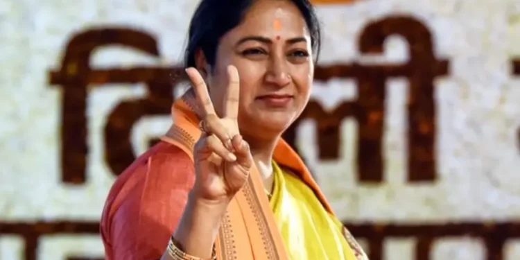 વિશ્વ પર્યાવરણ દિવસ 2025: દિલ્હી મુખ્યમંત્રી રેખા ગુપ્તા, કેન્દ્રીય પ્રધાનો પીએમ મોદી દ્વારા ધ્વજવંદન કરનારા દેવી બસ પર સવારી કરે છે