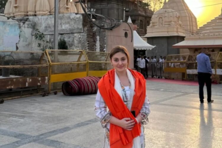 શેફાલી જરીવાલા મહાલેશ્વર વિડિઓમાં પ્રાર્થના કરે છે તે વાયરલ થાય છે, ચાહકોએ તેના અચાનક મૃત્યુ પર પ્રતિક્રિયા આપી હતી 42