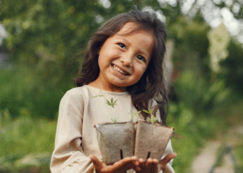 સુકન્યા સમૃદ્ધિ યોજના 2025: કી સુવિધાઓ, પાત્રતા અને કેવી રીતે અરજી કરવી