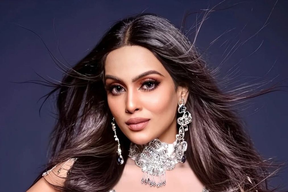 મલેશિયાના મ model ડેલ લિશાલિની કનારને ભારતીય પાદરી પર છાતીને સ્પર્શવાનો આરોપ લગાવ્યો, નેટીઝન્સ સ્લેમ આધ્યાત્મિક ભૂમિકાનો દુરૂપયોગ