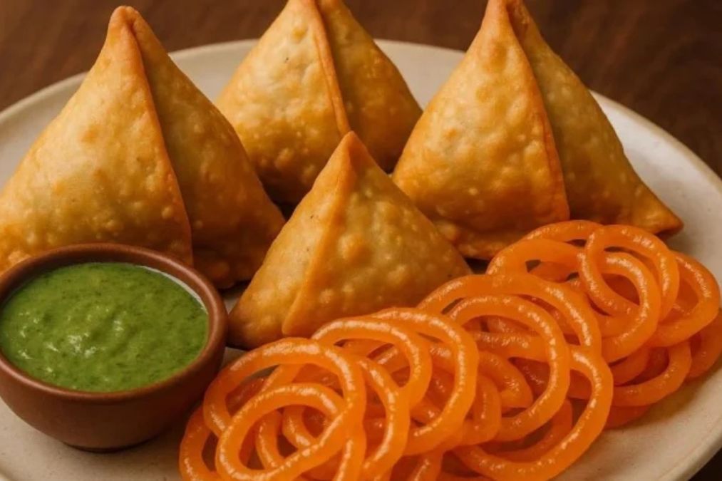 જેલેબિસ અને સમોસાને સિગારેટ જેવી આરોગ્યની ચેતવણી મળી શકે છે કારણ કે ભારત વધતા જાડાપણું, જીવનશૈલીના રોગો અને સંબંધિત આરોગ્ય જોખમોનો સામનો કરે છે