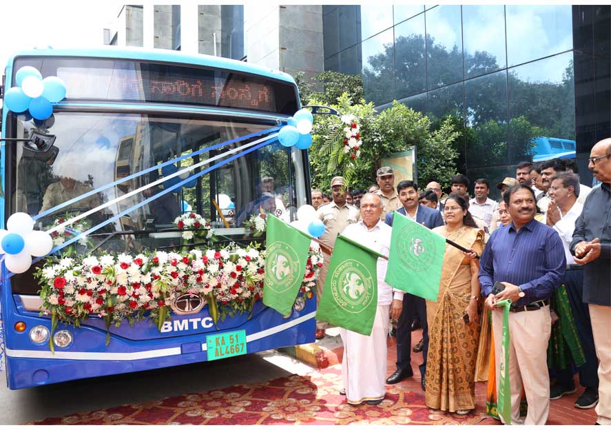 ટાટા મોટર્સ બીએમટીસીમાં 148 એડવાન્સ્ડ સ્ટારબસ ઇવીની ડિલિવરી શરૂ કરે છે, બેંગલુરુની ઇ-મોબિલિટી પુશને મજબૂત બનાવે છે | સ્વત્વાપ્રતિરોષી